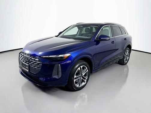 Navarra Blue Metallic 2025 Audi Q5 Premium TFSI quattro S tronic