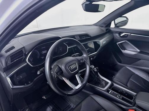 Glacier White Metallic 2023 Audi Q3 45 S line Premium Plus