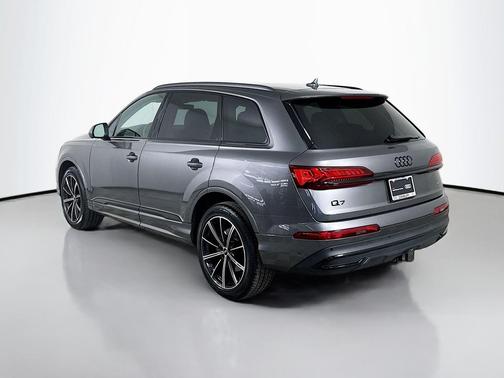 2023 Audi Q7 55 Premium Plus