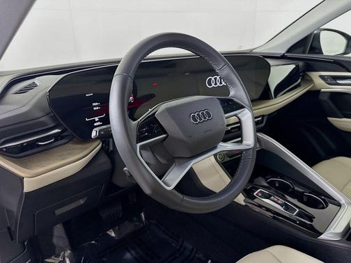 Tambora Gray Metallic 2025 Audi Q5 Premium TFSI quattro S tronic