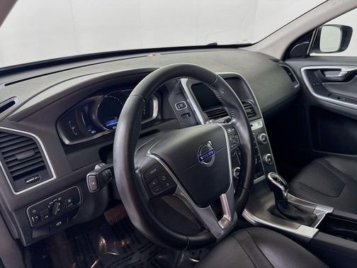2016 Volvo XC60 T6 Drive-E
