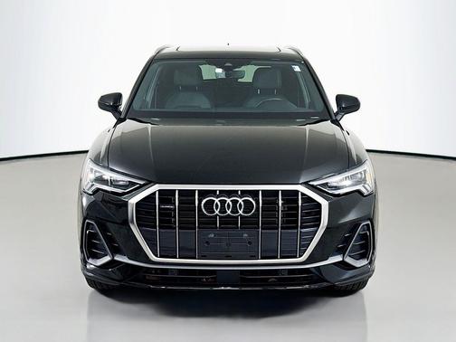 2024 Audi Q3 Premium 45 TFSI S line quattro Tiptronic