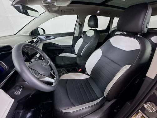 2025 Volkswagen Taos 1.5T SEL