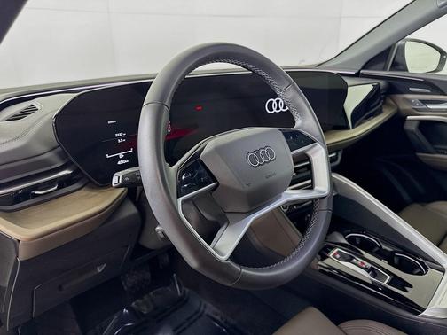 2025 Audi Q5 Premium Plus TFSI quattro S tronic
