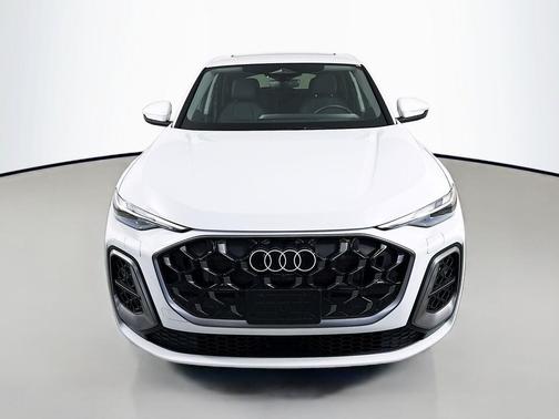Glacier White Metallic 2025 Audi Q5 Premium TFSI quattro S tronic
