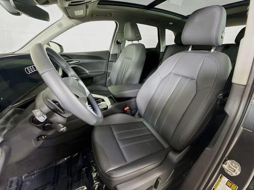 Tambora Gray Metallic 2025 Audi Q5 Premium Plus TFSI quattro S tronic