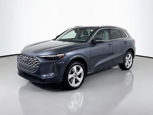 Tambora Gray Metallic 2025 Audi Q5 Premium Plus TFSI quattro S tronic