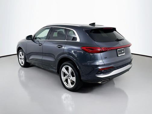 Tambora Gray Metallic 2025 Audi Q5 Premium Plus TFSI quattro S tronic