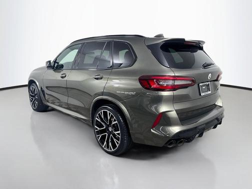 Manhattan Green Metallic 2022 BMW X5 M Base
