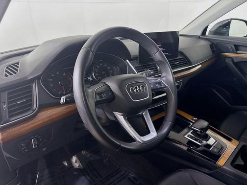 2023 Audi Q5 40 Premium