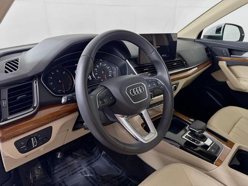 2023 Audi Q5 45 S line Premium
