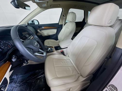 2023 Audi Q5 45 S line Premium