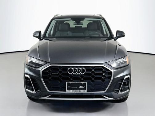 Daytona Gray Pearl Effect 2023 Audi Q5 45 S line Prestige