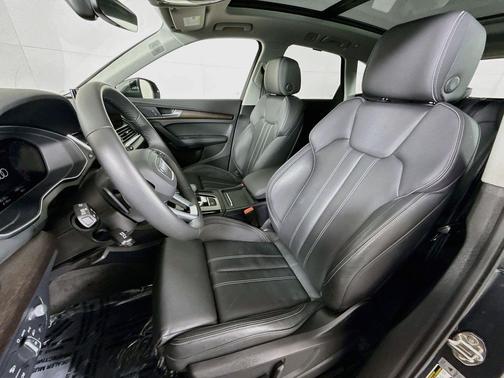 Daytona Gray Pearl Effect 2023 Audi Q5 45 S line Prestige