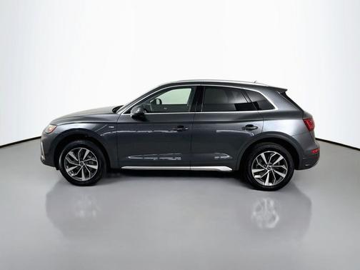 Daytona Gray Pearl Effect 2023 Audi Q5 45 S line Prestige