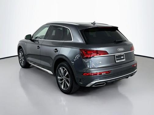Daytona Gray Pearl Effect 2023 Audi Q5 45 S line Prestige