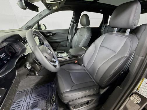 2025 Audi Q7 55 Premium Plus