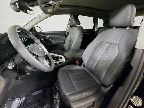 Mythos Black Metallic 2025 Audi Q5 Premium Plus TFSI quattro S tronic