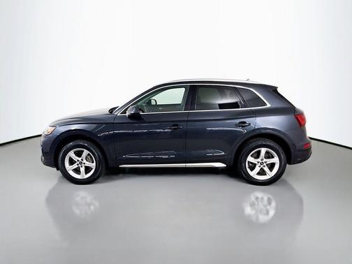 Manhattan Gray Metallic 2023 Audi Q5 40 Premium