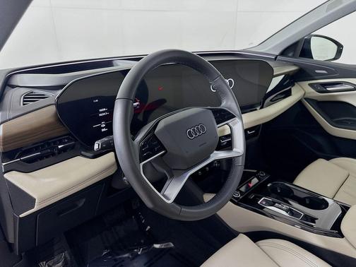 2025 Audi Q6 e-tron Premium Plus quattro