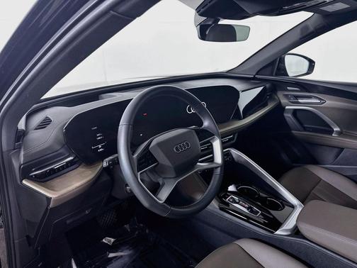 Mythos Black Metallic 2025 Audi Q5 Premium Plus TFSI quattro S tronic
