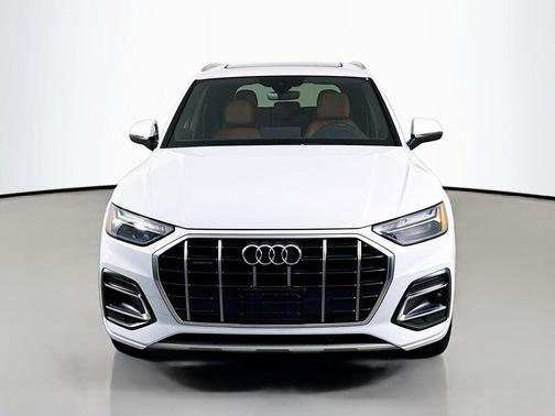 Glacier White Metallic 2023 Audi Q5 40 Premium