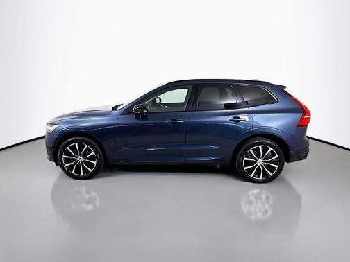 2024 Volvo XC60 B5 Plus Dark Theme