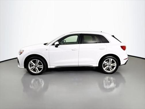 2022 Audi Q3 Premium Plus 45 TFSI S line quattro Tiptronic