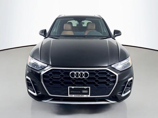 Mythos Black Metallic 2023 Audi Q5 45 S line Premium