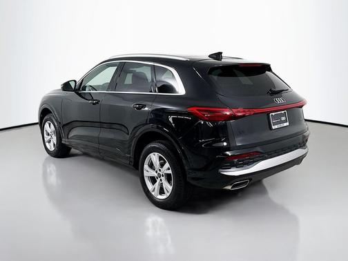 2025 Audi Q5 Premium TFSI quattro S tronic