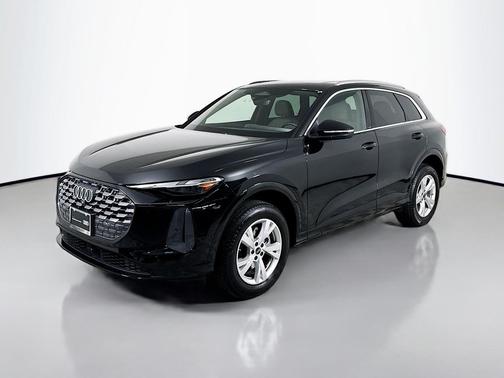 2025 Audi Q5 Premium TFSI quattro S tronic