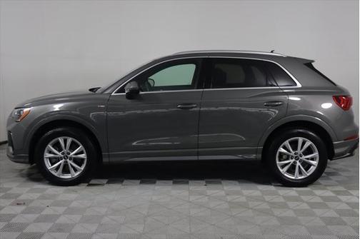 Chronos Gray Metallic 2022 Audi Q3 45 S line Premium