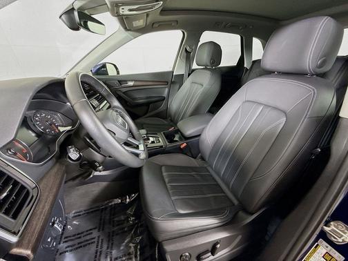 Navarra Blue Metallic 2023 Audi Q5 40 Premium