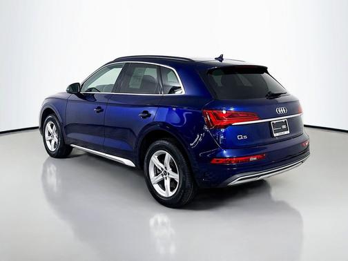 Navarra Blue Metallic 2023 Audi Q5 40 Premium