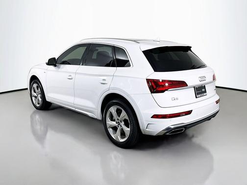 2022 Audi Q5 45 S line Premium Plus