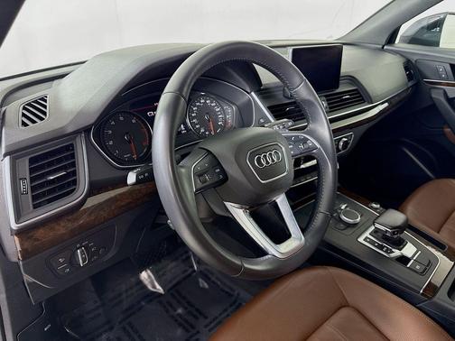 Moonlight Blue Metallic 2020 Audi Q5 45 Premium