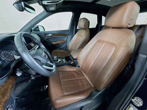 Moonlight Blue Metallic 2020 Audi Q5 45 Premium