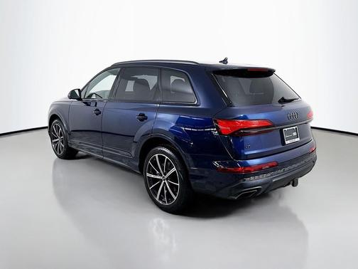 2025 Audi Q7 45 Premium Plus