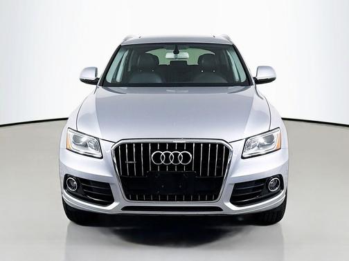 Florett Silver Metallic 2016 Audi Q5 2.0T Premium