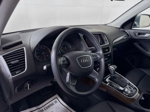 Florett Silver Metallic 2016 Audi Q5 2.0T Premium