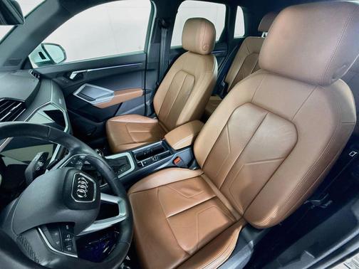 Arkona White 2024 Audi Q3 45 S line Premium Plus