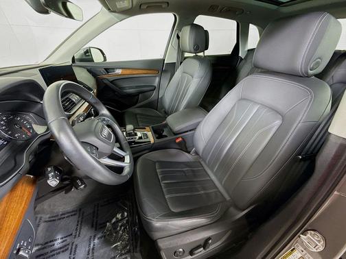 2023 Audi Q5 45 S line Premium