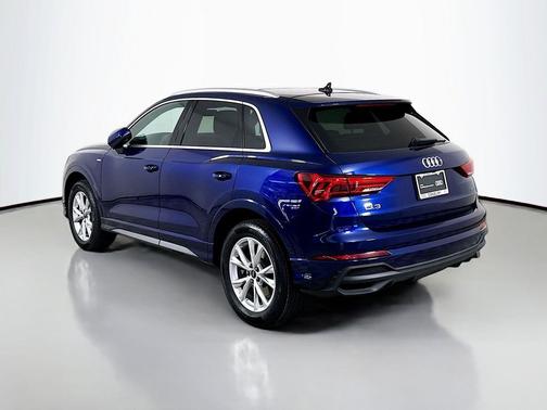 Navarra Blue Metallic 2024 Audi Q3 Premium 45 TFSI S line quattro Tiptronic