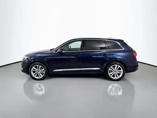 Waitomo Blue Metallic 2025 Audi Q7 55 Prestige