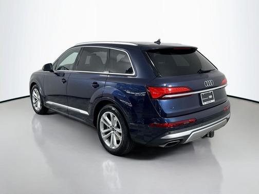 Waitomo Blue Metallic 2025 Audi Q7 55 Prestige
