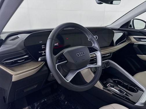 Arkona White 2025 Audi Q5 Premium TFSI quattro S tronic