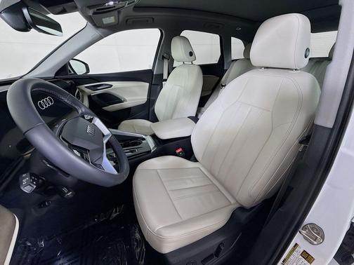Arkona White 2025 Audi Q5 Premium TFSI quattro S tronic