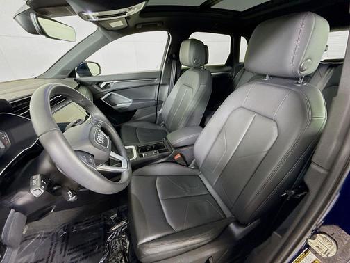 2024 Audi Q3 Premium 45 TFSI S line quattro Tiptronic