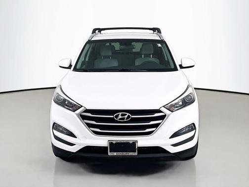 Dazzling White 2018 Hyundai TUCSON SEL