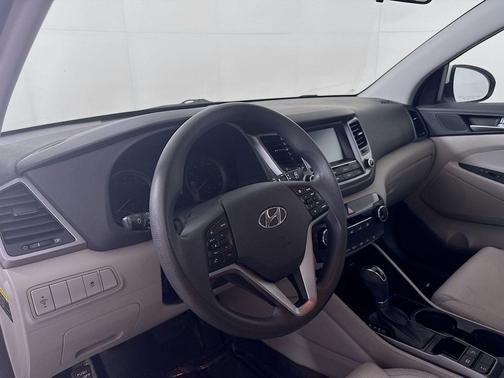 Dazzling White 2018 Hyundai TUCSON SEL